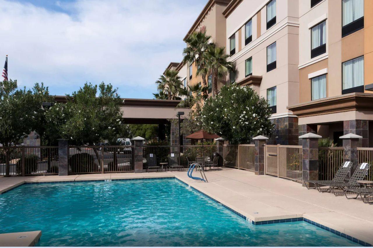 Hampton Inn & Suites Phoenix North/Happy Valley Exterior photo